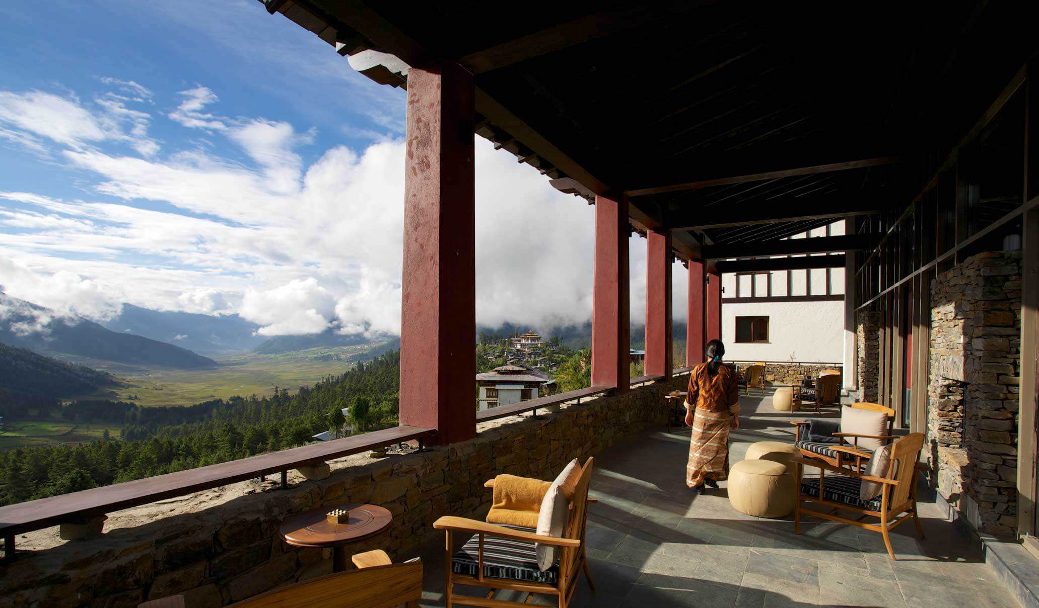 Terrasse einer Suite gegenüber dem Gangtey-Kloster