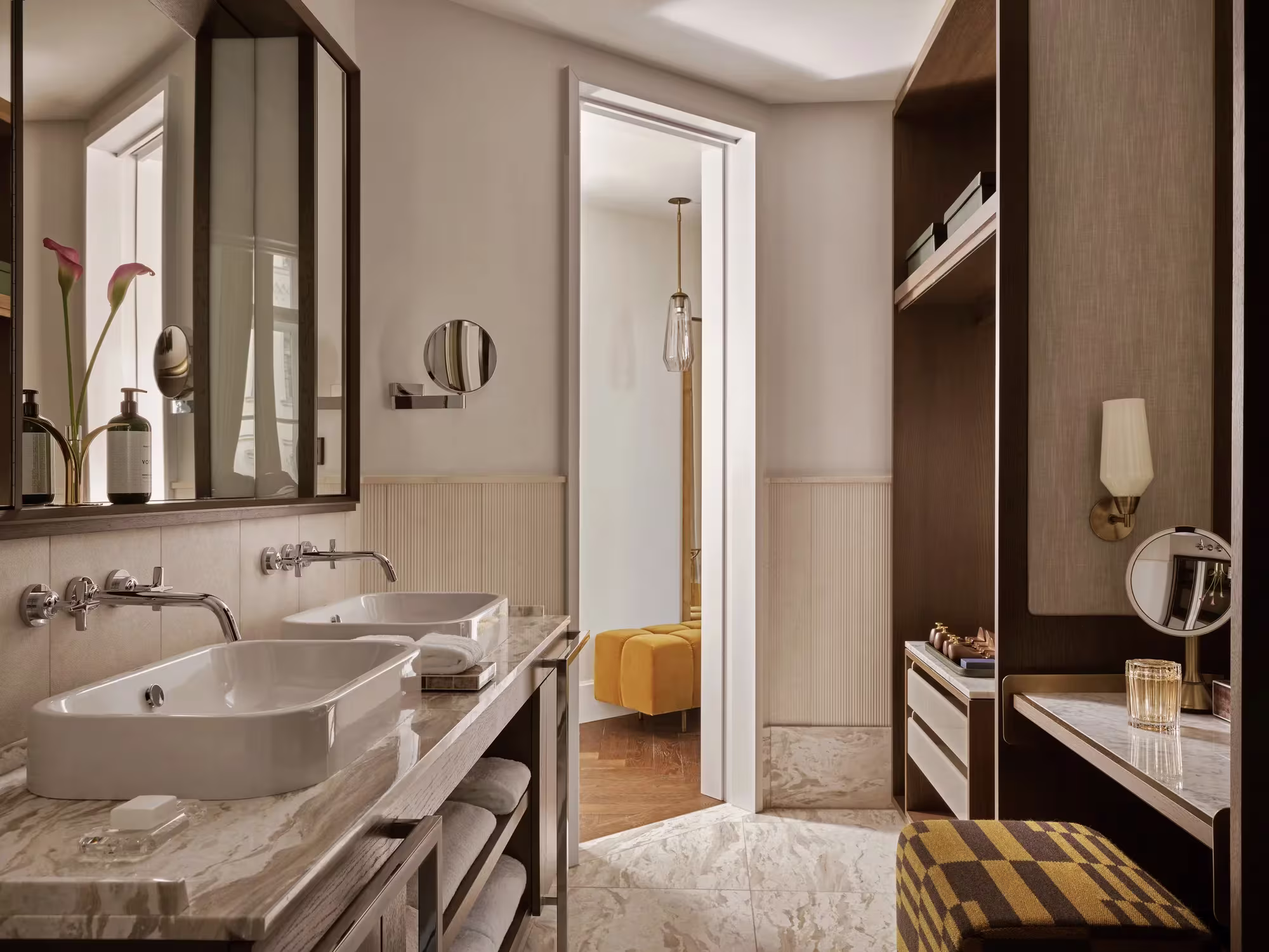Marmorbad der Executive Suite im Rosewood Munich