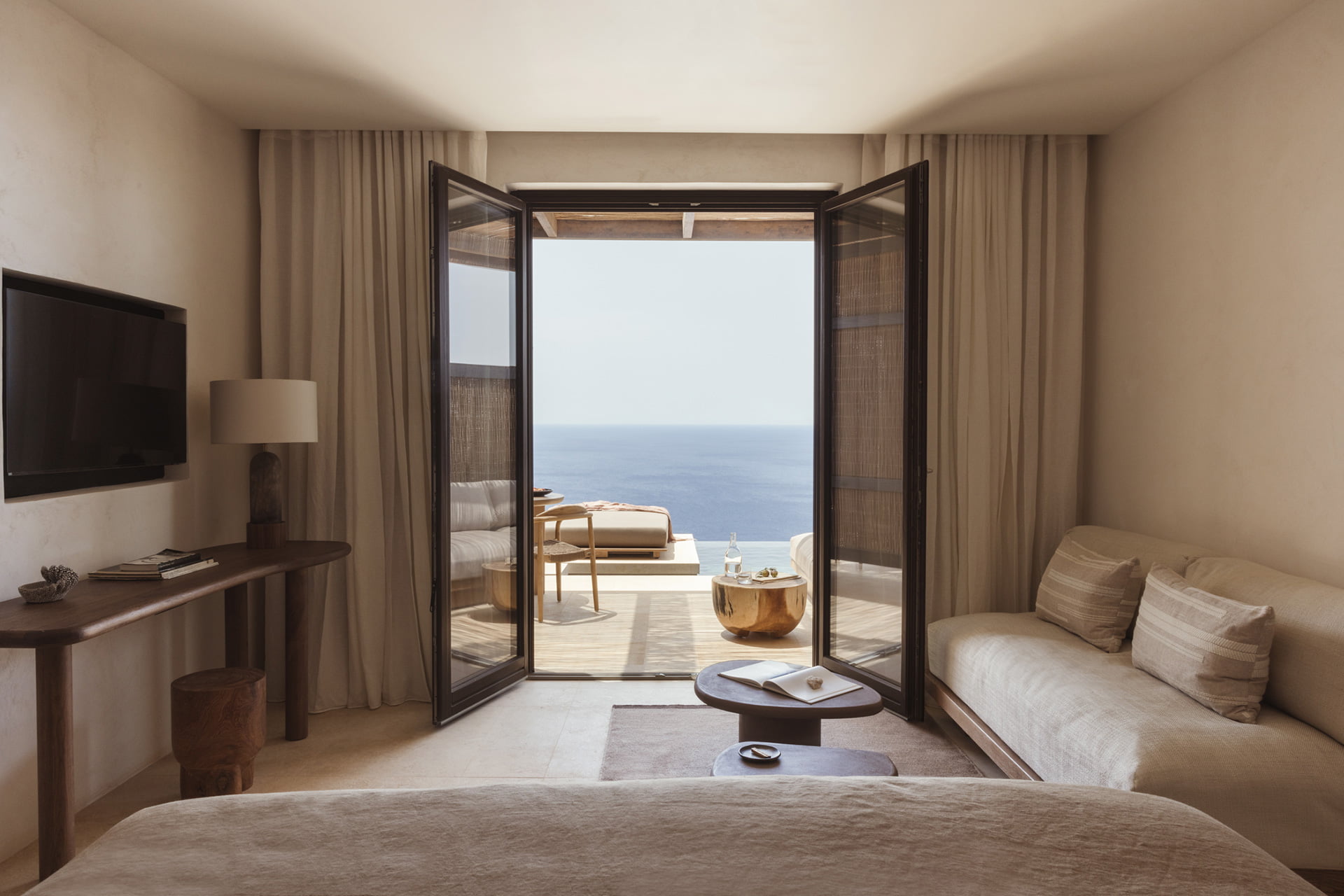 Ruhige Suite mit weitem Blick über das Meer