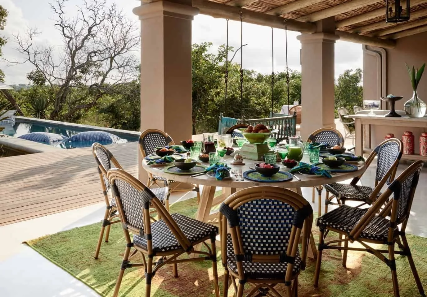 Gedeckter Frühstückstisch auf der Terrasse von Royal Malewane