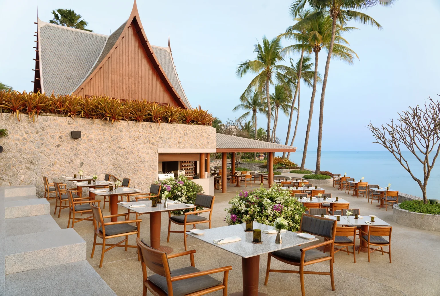 Taste of Siam: Terrasse über dem Meer vor dem Thai-Pavillon