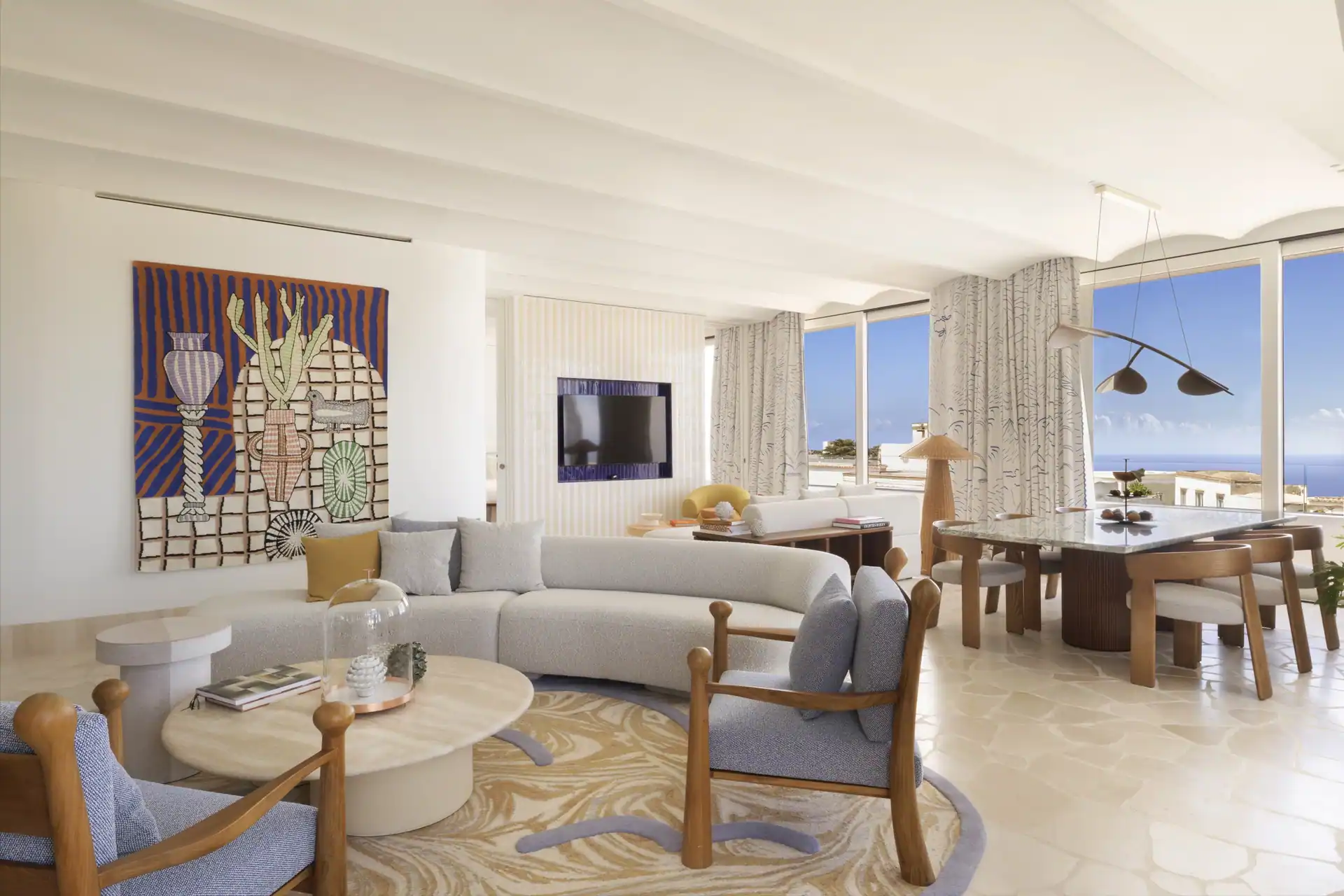 Suite mit bodentiefen Fenstern, Kunstteppich und Blick auf das Tyrrhenische Meer