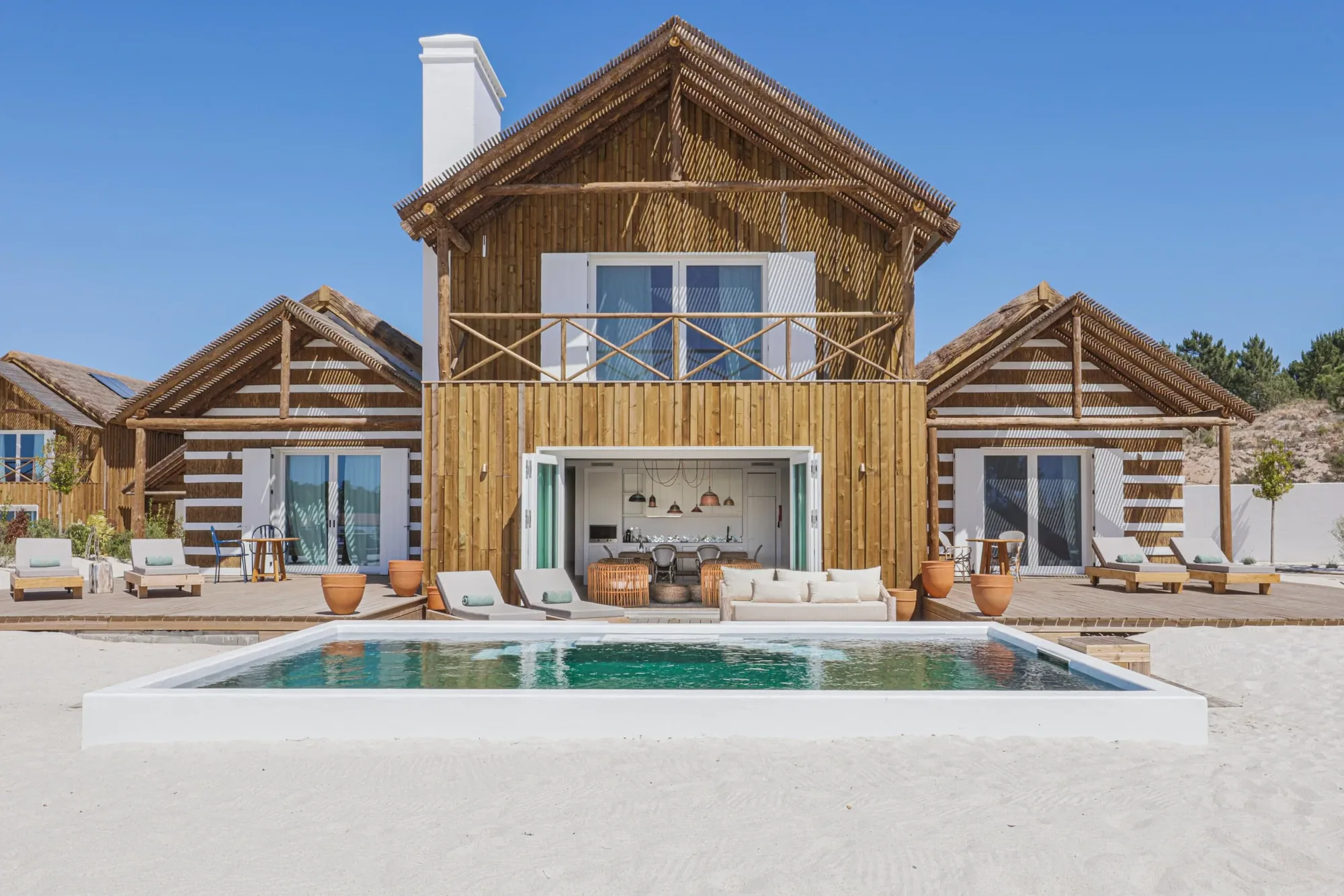 Villa mit eigenem Pool am Rand der Felder
