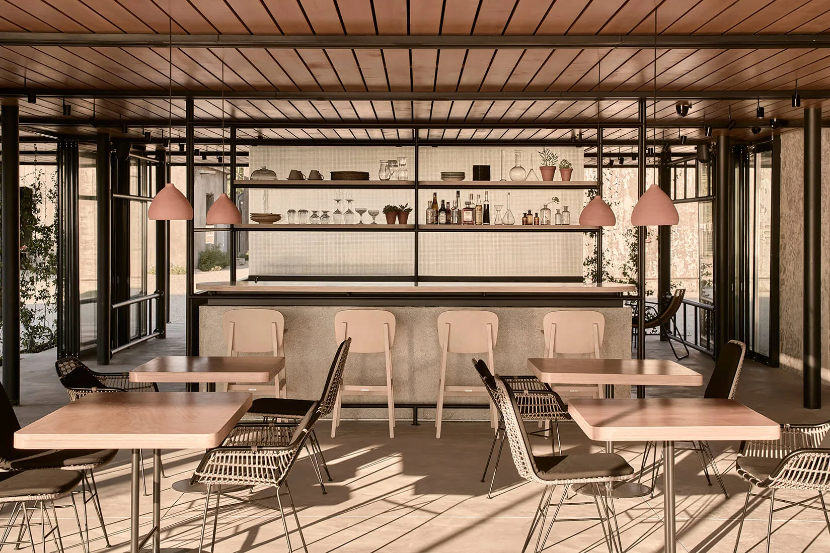Bar und Restaurant in der ehemaligen Fabrikhalle